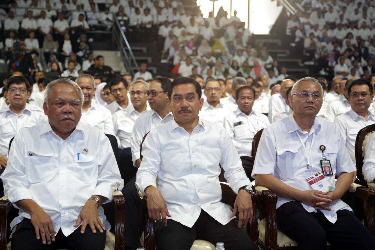 Kepala BNPT Suhardi Alius didampingi Menteri PUPR Basuki Hadimulyono saat memberi pembekalan bahaya radikalisme, Selasa (9/7).