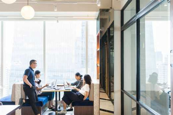 Suasana kerja di CoWorking Space GoWork