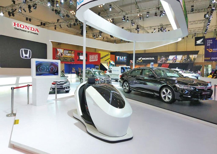 TEKNOLOGI VIRTUAL: Booth Honda di Gaikindo Indo nesia International Auto Show (GIIAS), ICE, BSD City, Serpong, kemarin.  