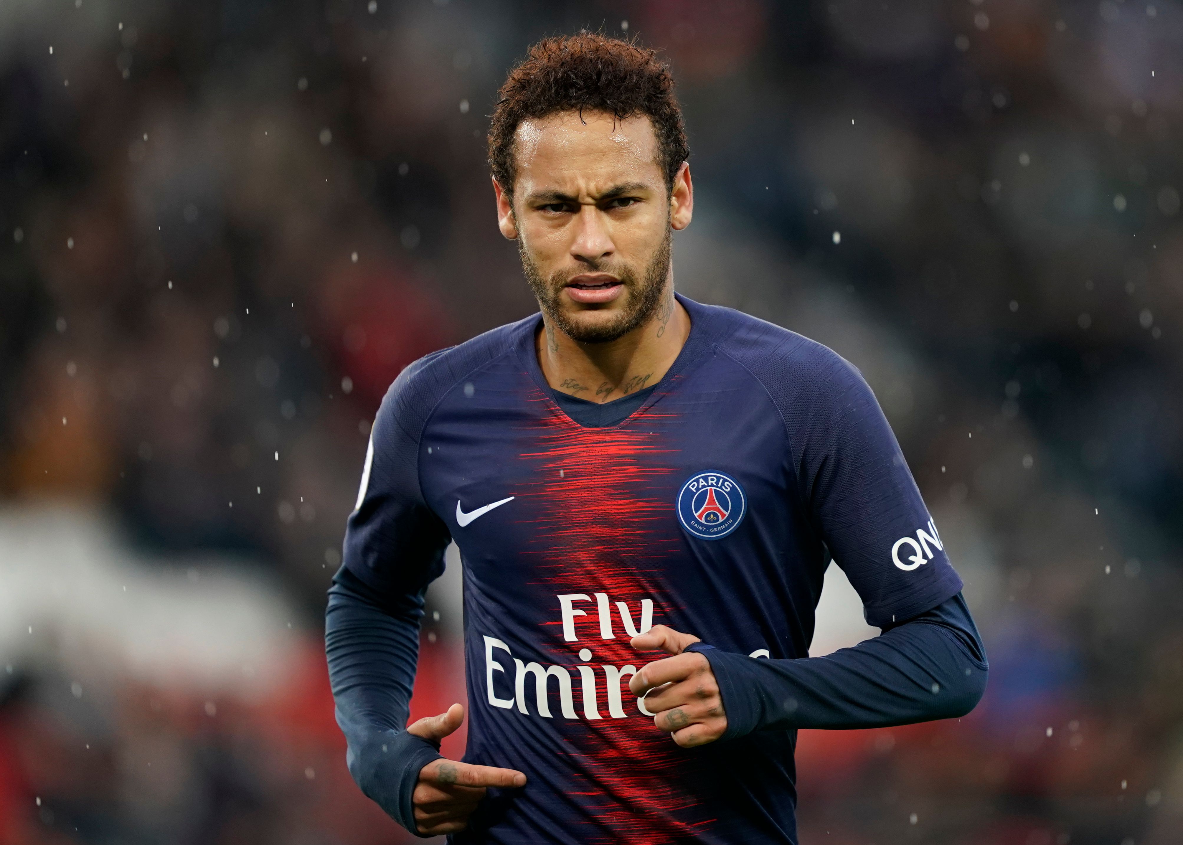 Neymar tetap akan memperkuat tim Paris Saint German setelah sembuh dari cedera pergelangan kaki. 