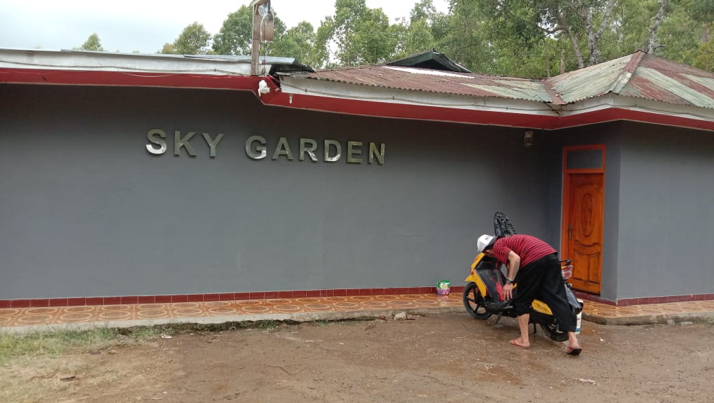 Sky Garden kafe di Kota Ruteng