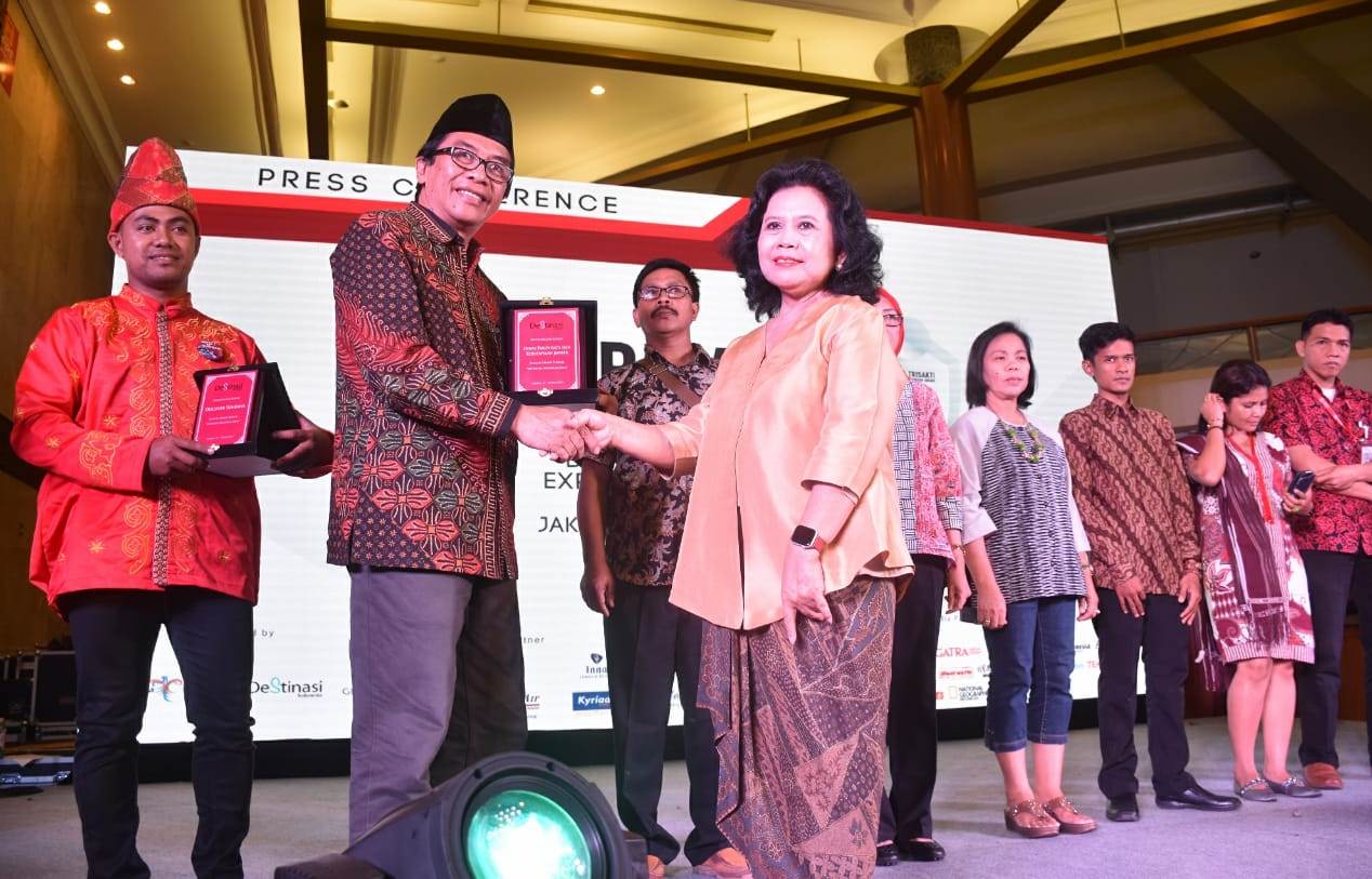 Trisakti Tourism Award yang diprakarsai oleh Wiryanti Sukamdani dan didukung oleh Majalah Destinasi Indonesia