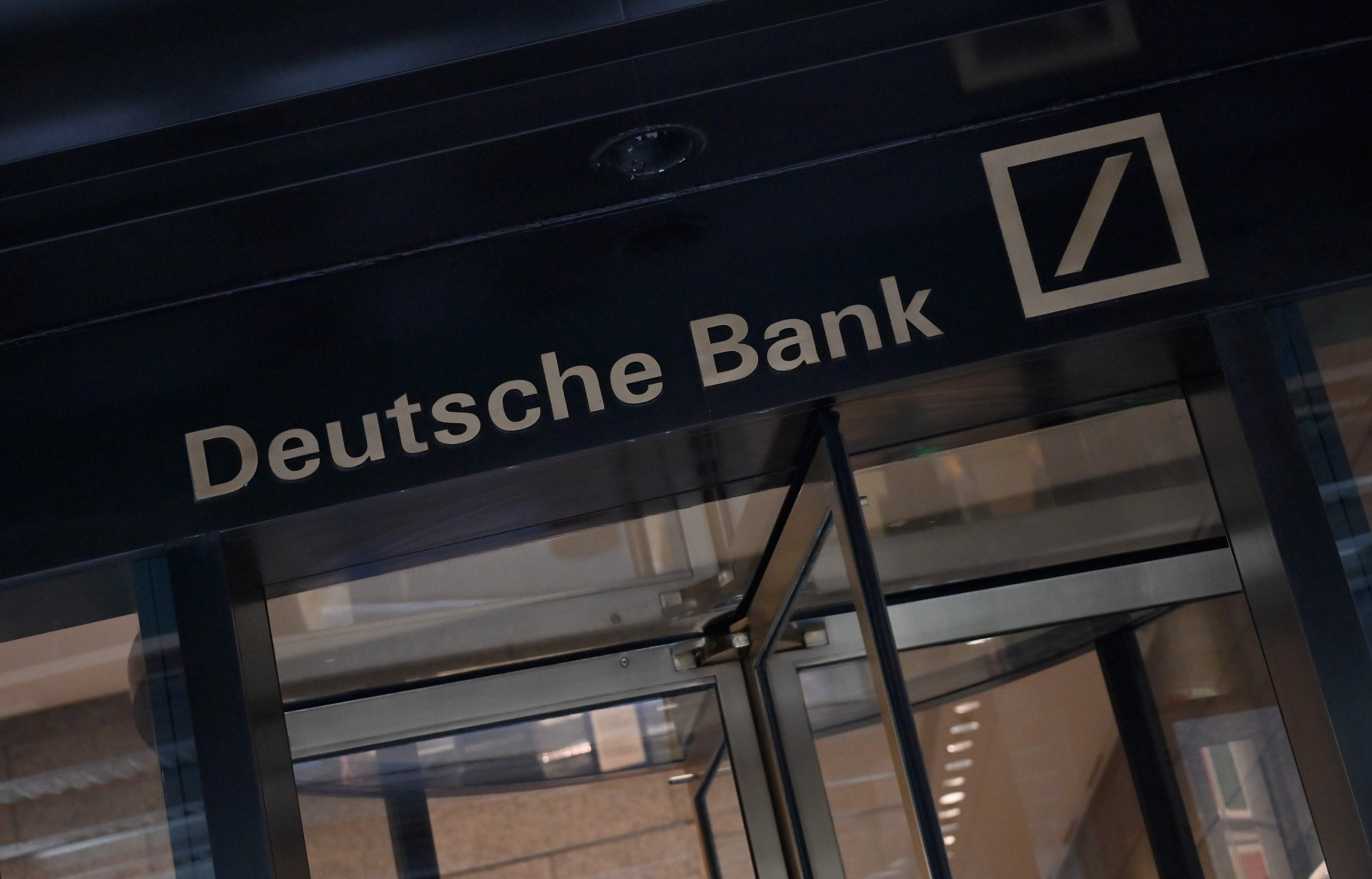 Gedung Deutsche Bank di New York Amerika Serikat
