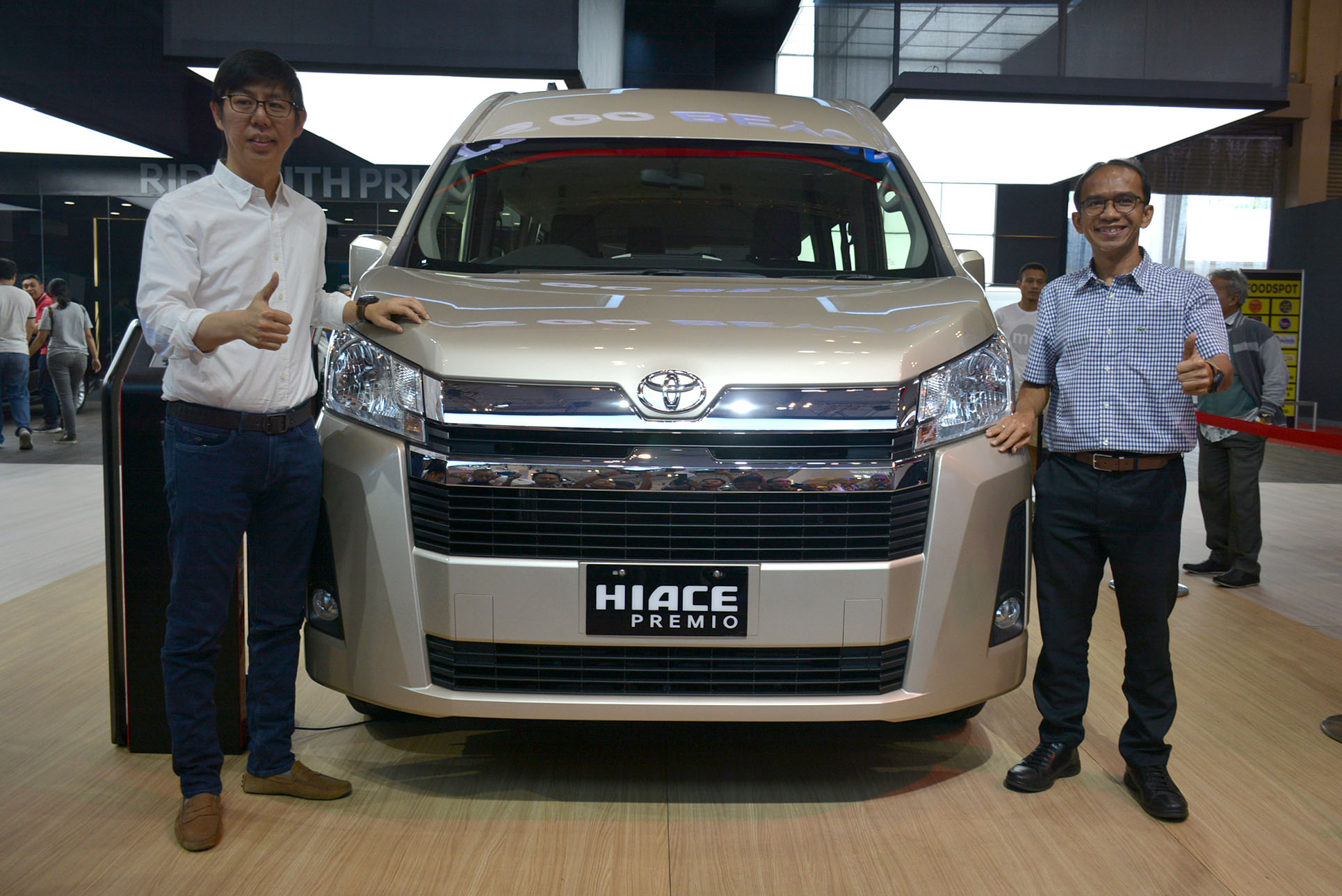 HiAce Premio