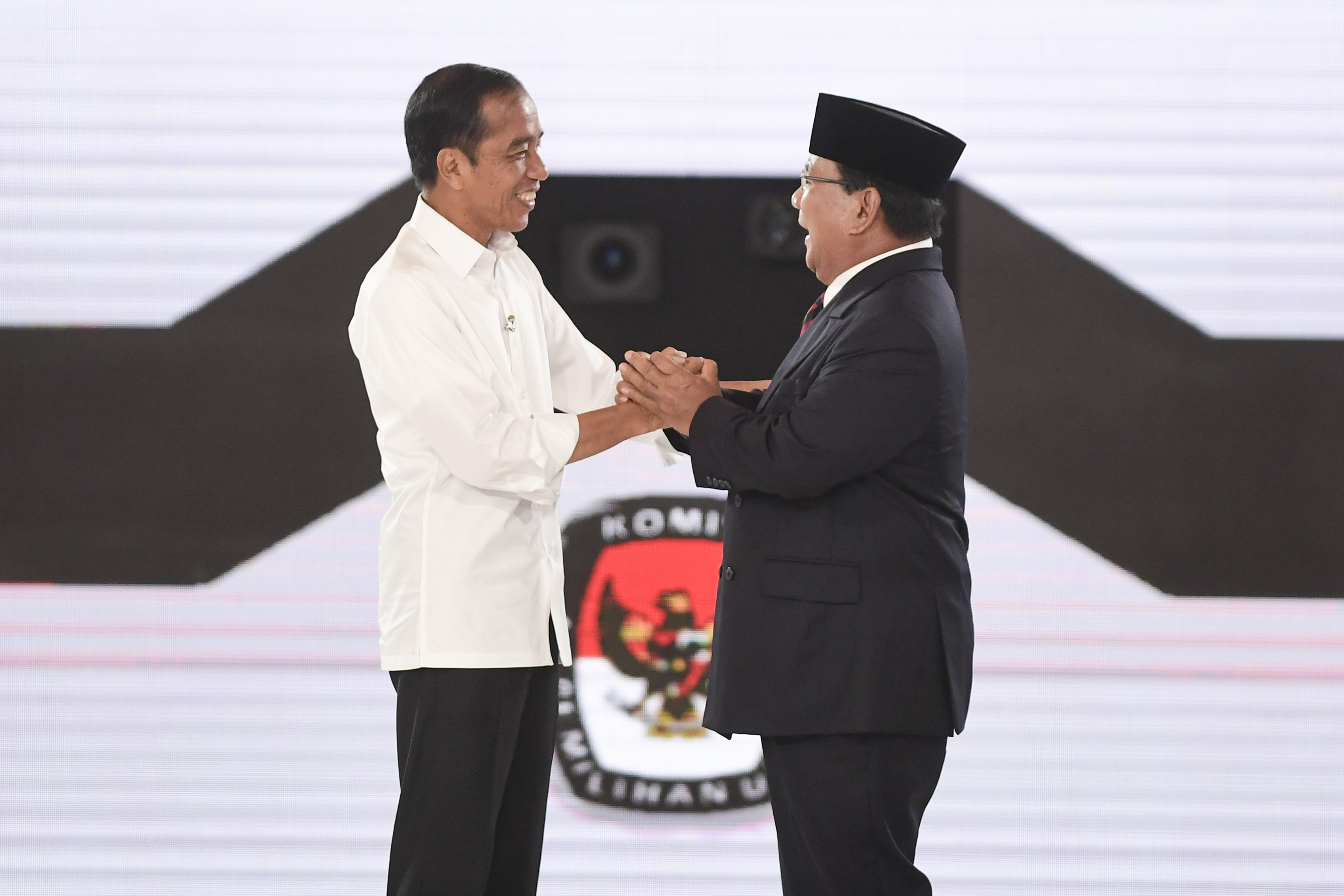 Joko Widodo (kiri) dan Prabowo