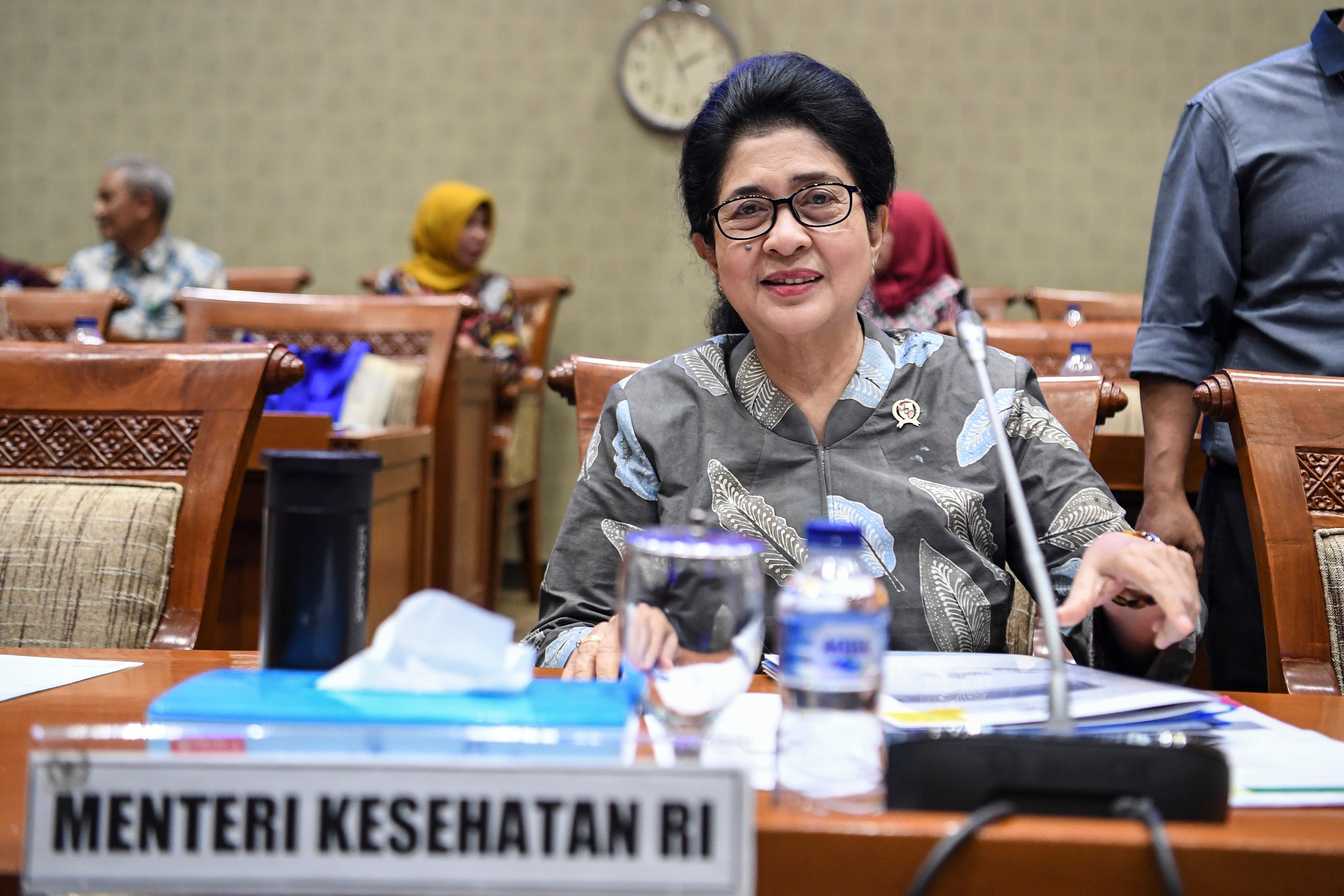  Menteri Kesehatan Nila Moeloek