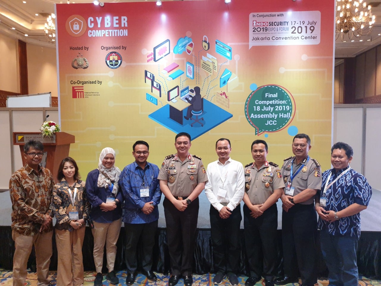 kadiv Humas Polri Irjen Pol Muhammad Iqbal saat mengunjungi pameran  Indo Security dan Indo Firex 2019 Expo & Forum