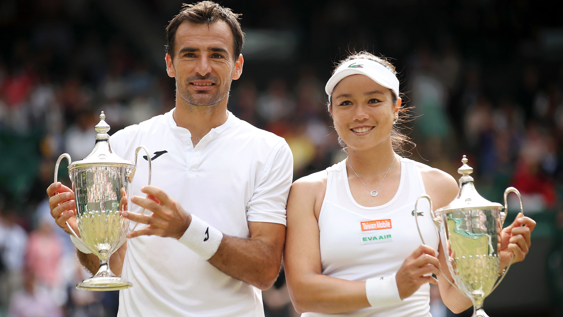 Ivan Dodig (kiri) dan Latisha Chan