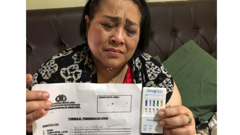Komedian Tri Retno Prayudati atau lebih dikenal Nunung terjerat kasus narkoba. (Foto: Istimewa).