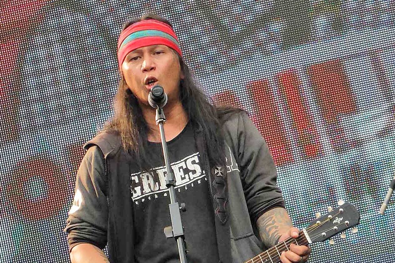 Penyanyi Roy Jeconiah