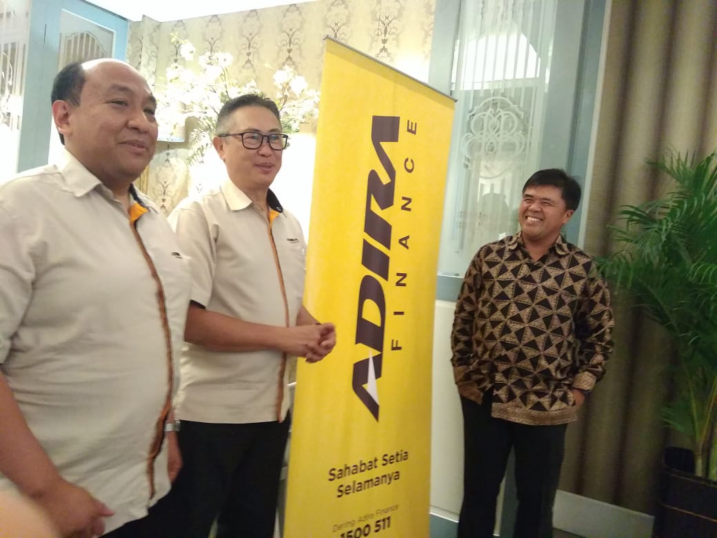 Direksi Adira Finance