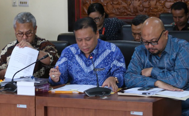 Komisioner KPU dalam sidang DKPP