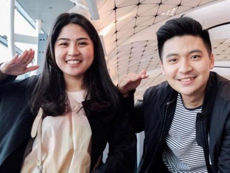 Dua orang youtuber yang dipolisikan Garuda Indonesia, Elwiyana Monica dan Rius Vernandes 