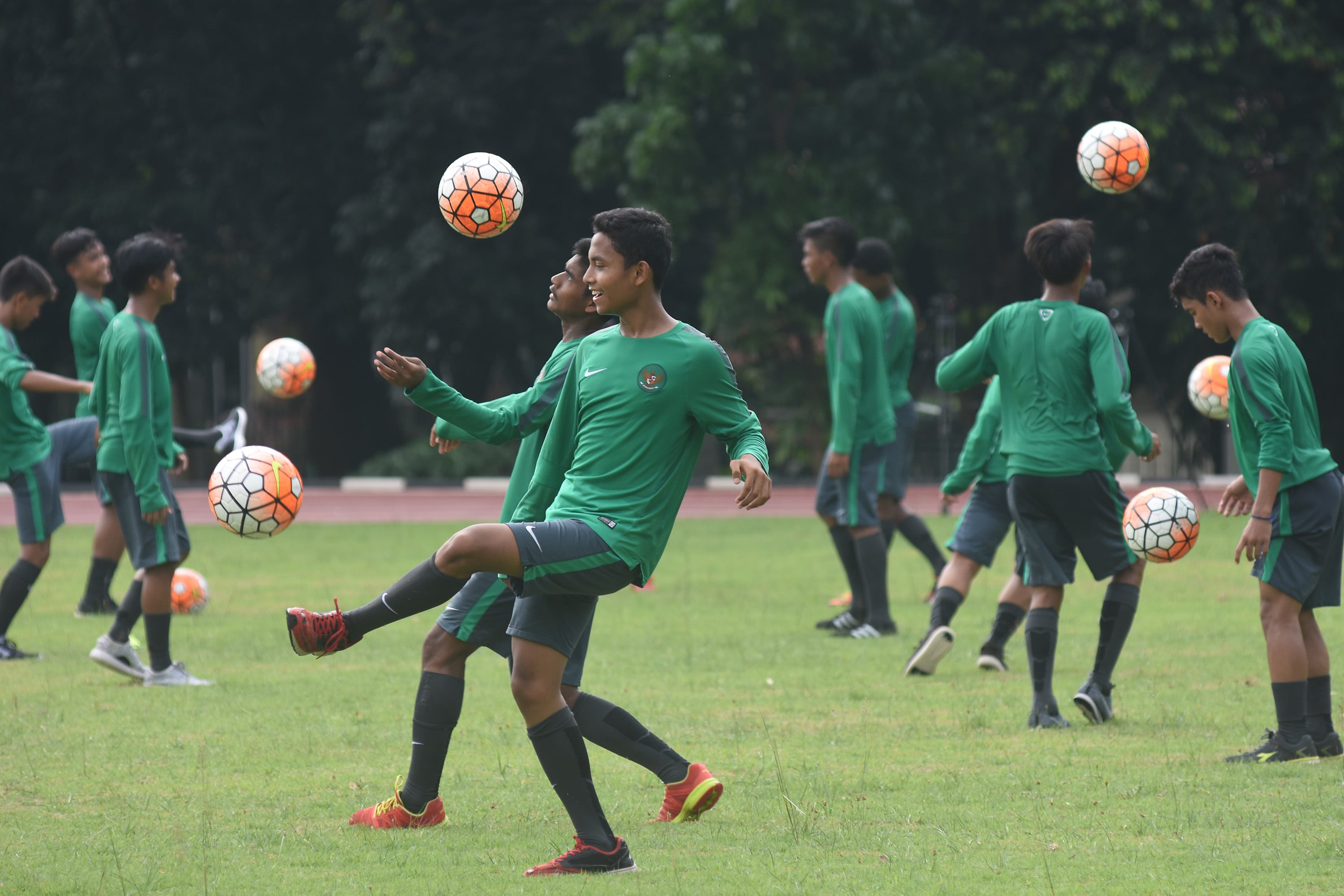 Timnas U-15 saat menjalani latihan