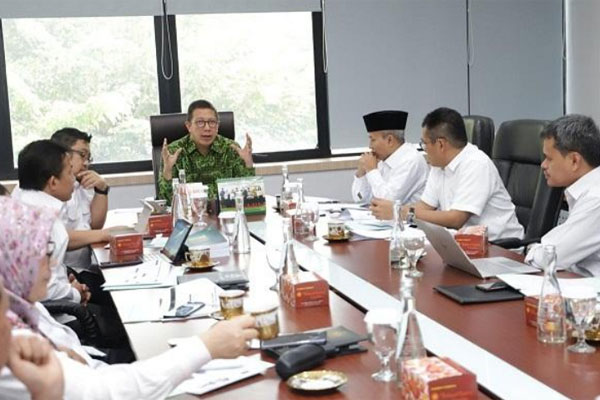 Menteri Agama Lukman Hakim Saifuddin saat rapat Kemenag Siapkan Aplikasi Umrah Daring