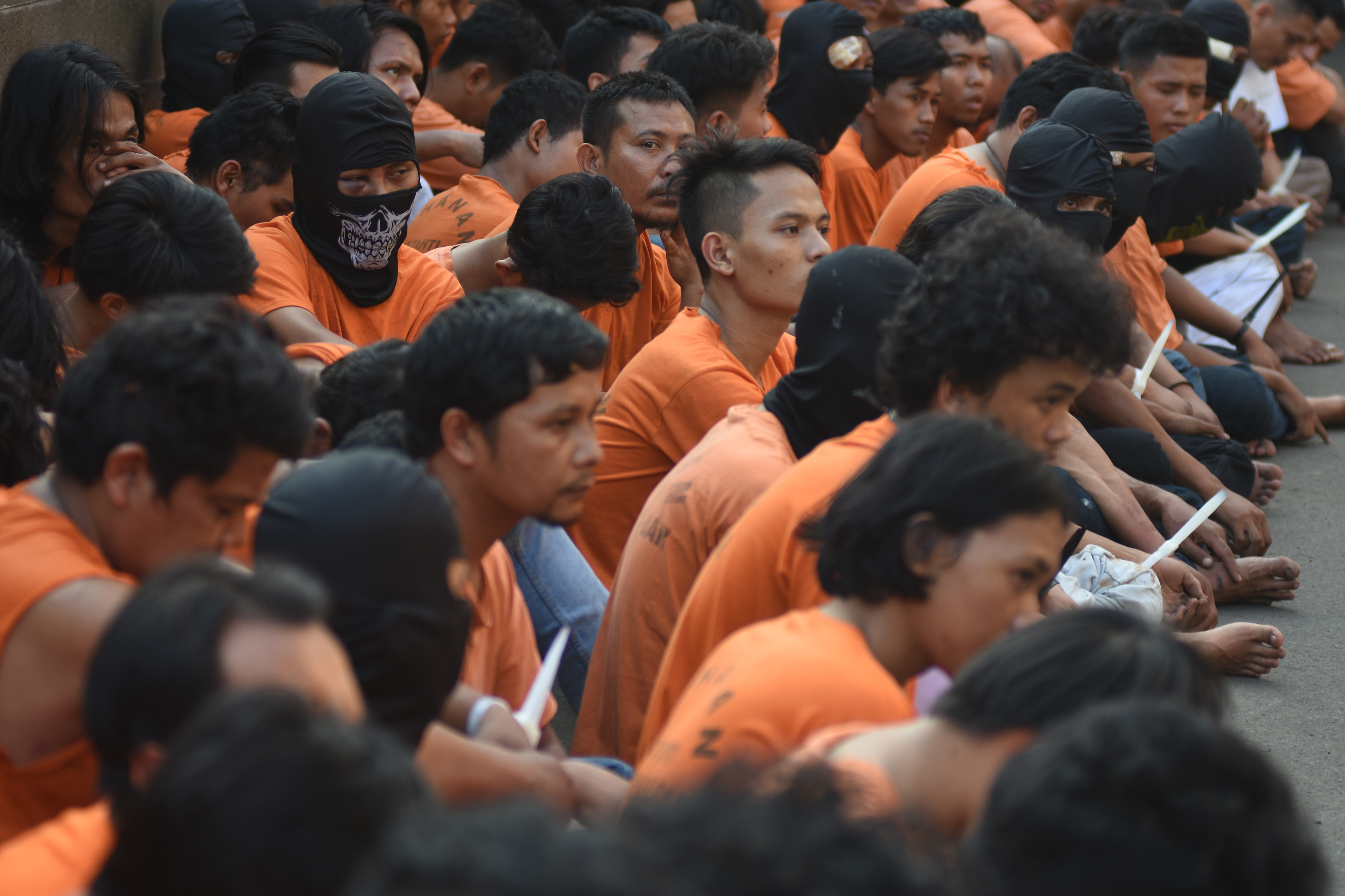 Tersangka pelaku kericuhan pada aksi 22 Mei di Polres Metro Jakarta Barat, Kamis (23/5).