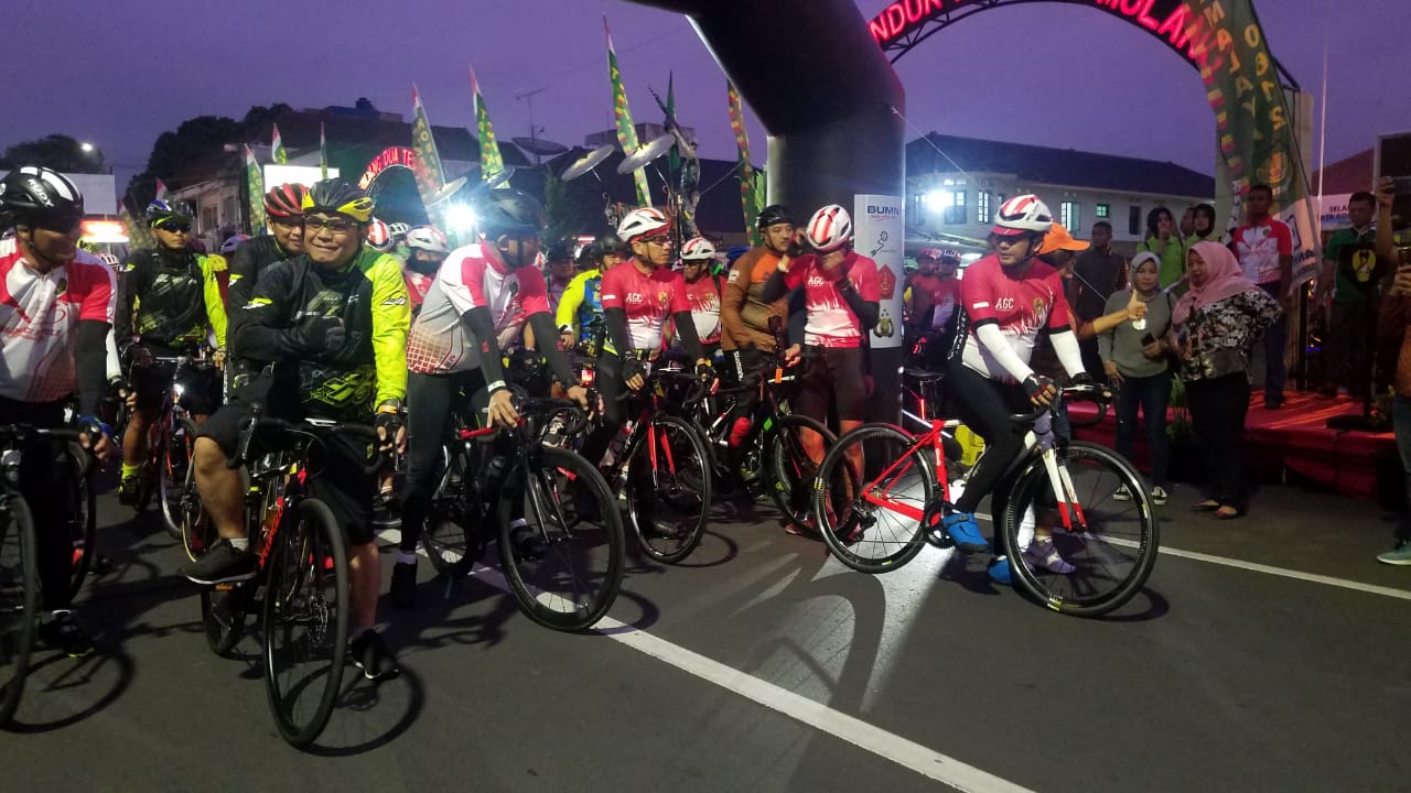 Peserta Gowes Kemerdekaan berada di titik start di Makodim 0612 Tasikmalaya  menuju Pangandaran, Minggu (25/8).