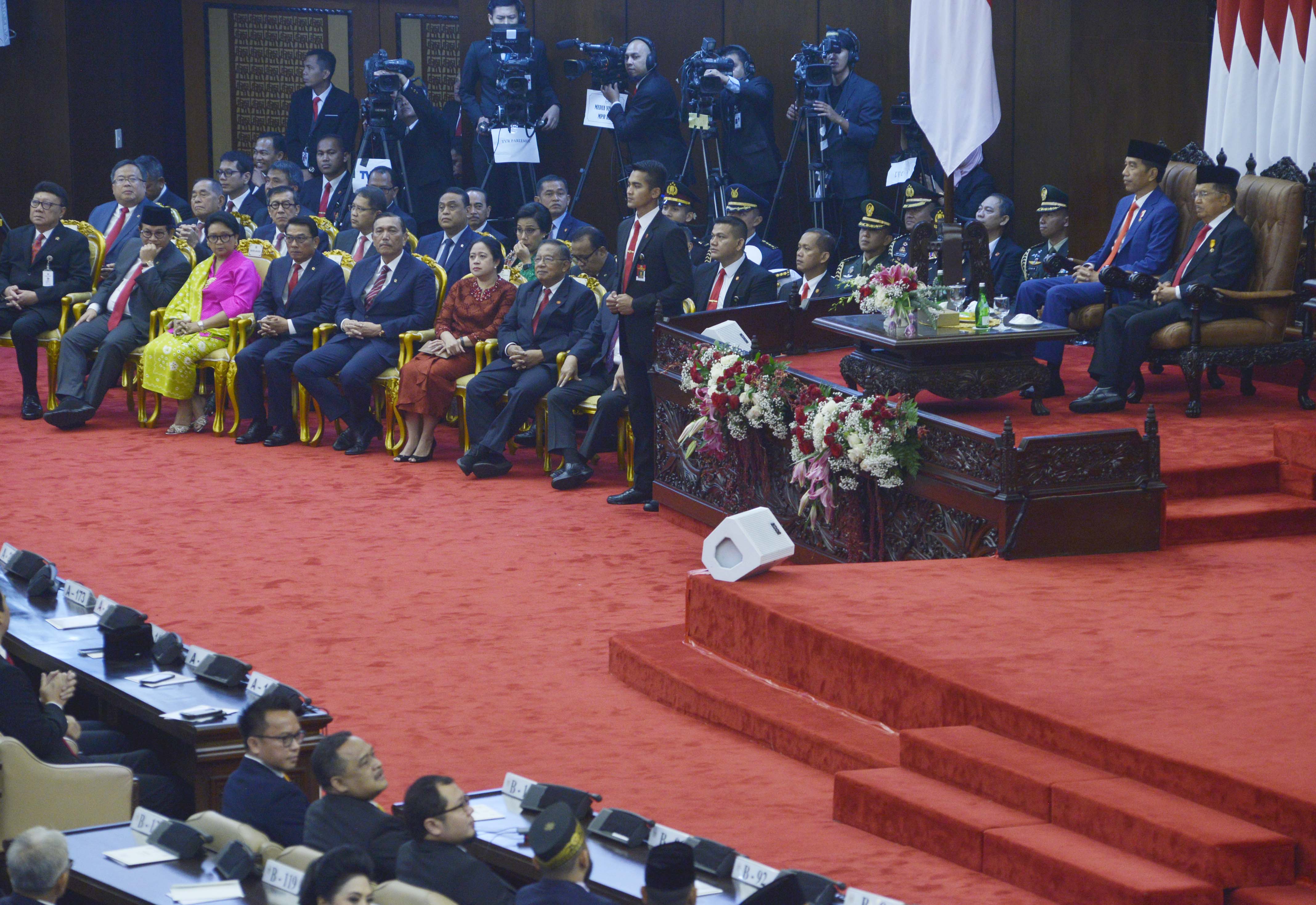 presiden Joko Widodo dan Kabinet Kerja saat sidang bersama DPR, MPR, DPD, Jumat (16/6)