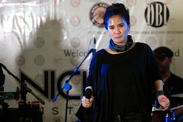 Musisi Nicky Astria 