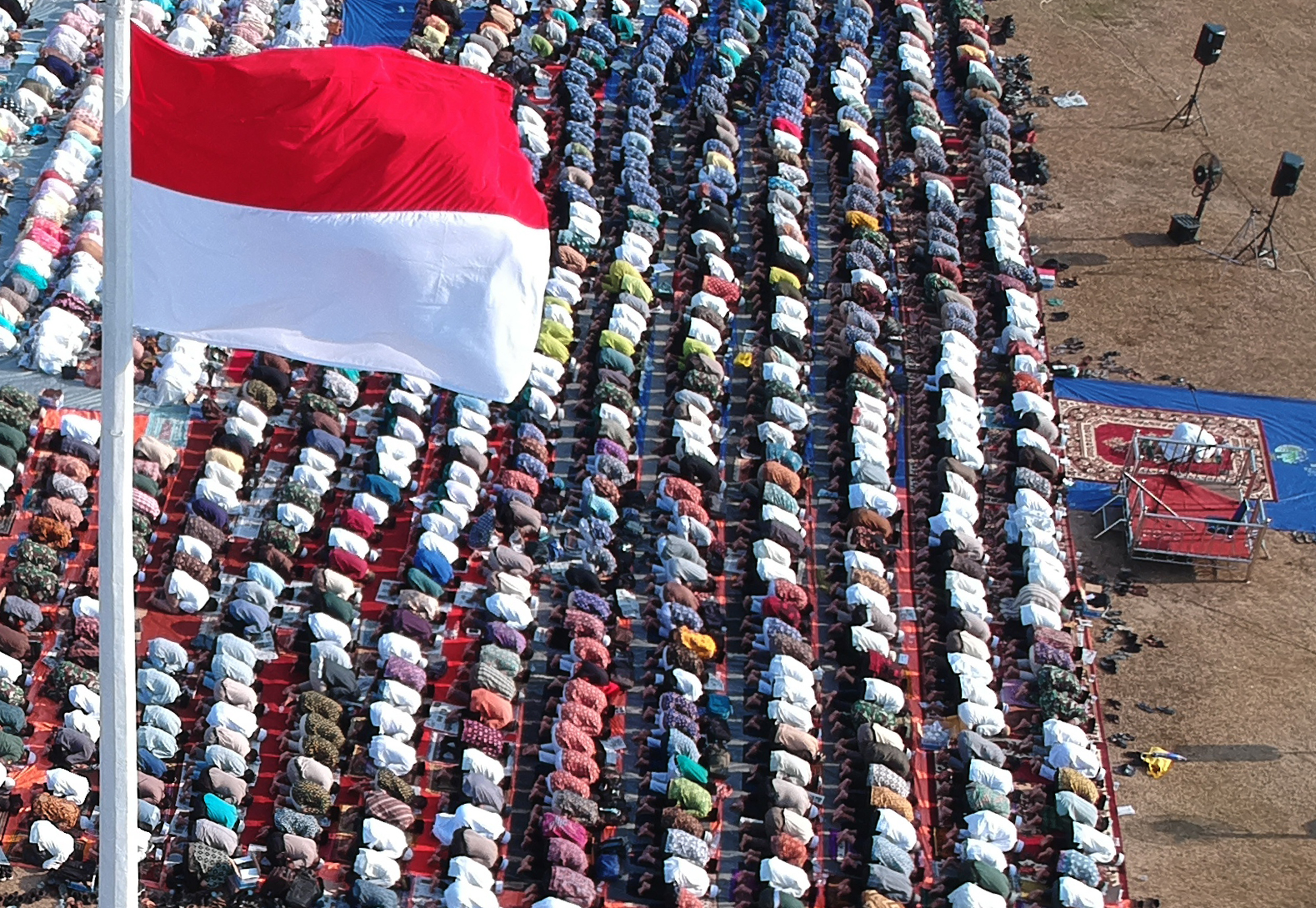 Berharap Air Langit Padamkan Api