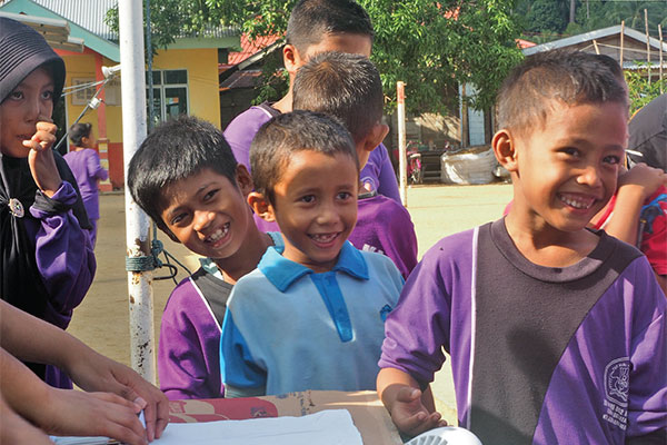 Semangat belajar anak pulau