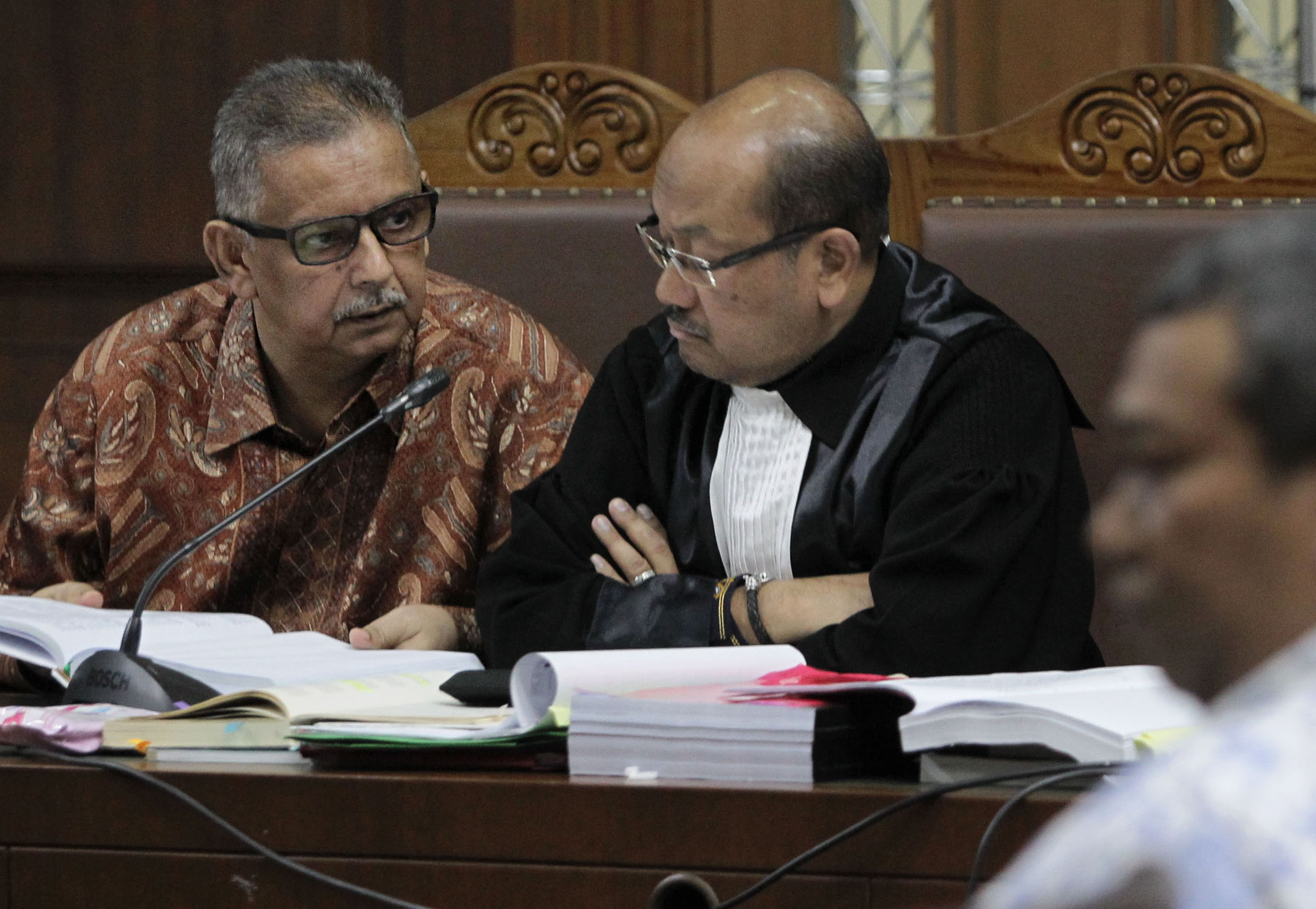 Terdakwa dugaan suap proyek PLTU Riau-1 yang juga mantan Dirut PLN Sofyan Basir.