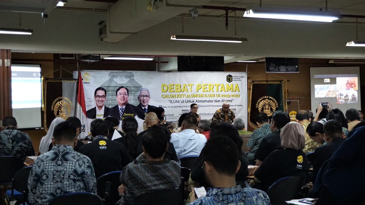 Suasana debat calon ketua umum Iluni UI periode 2019-2022