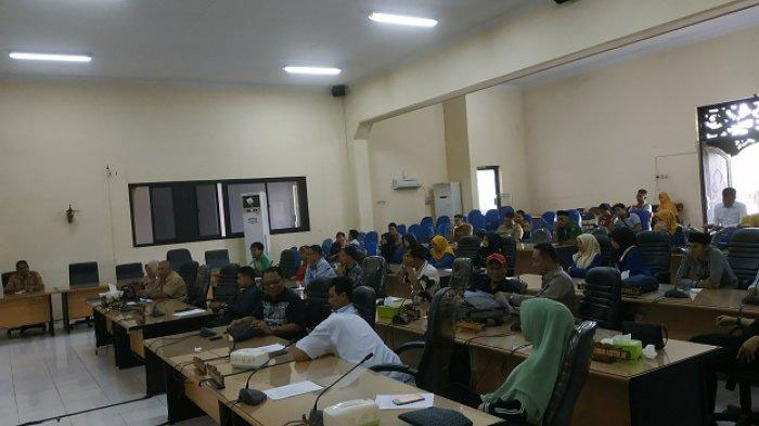 Sidang Paripurna di DPRD HST