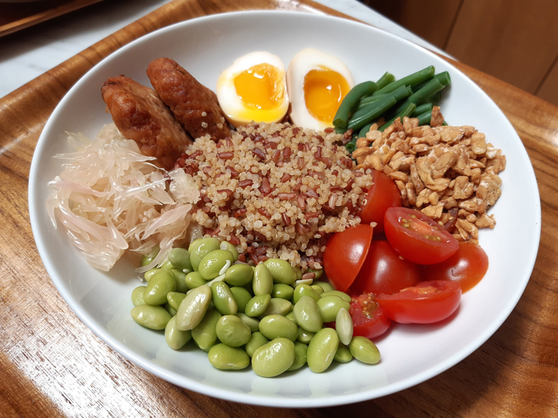 Hidangan salad So Tempe-Ting 