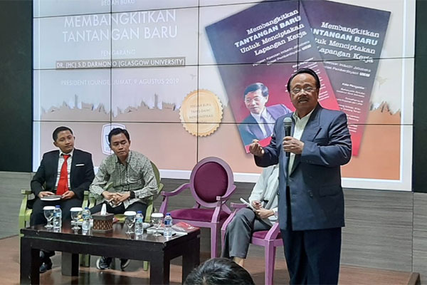 Bedah buku S.D Darmono di Jakarta, Jumat (9/8)