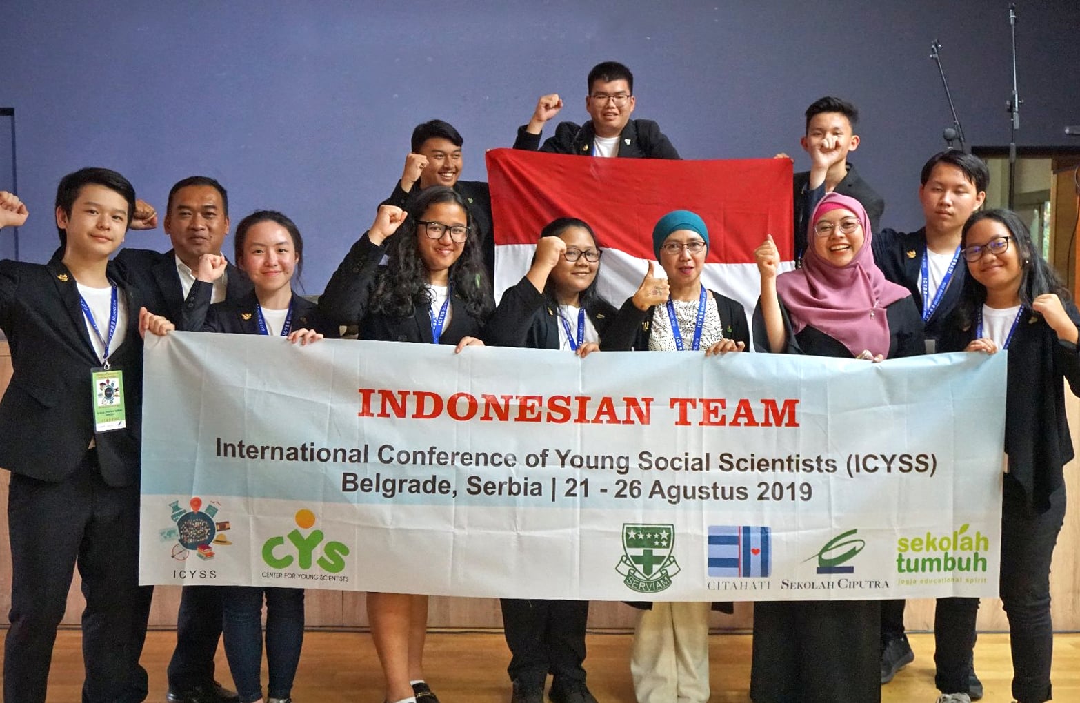 Pelajar Indonesia pada kompeitisi sains internasional di Serbia