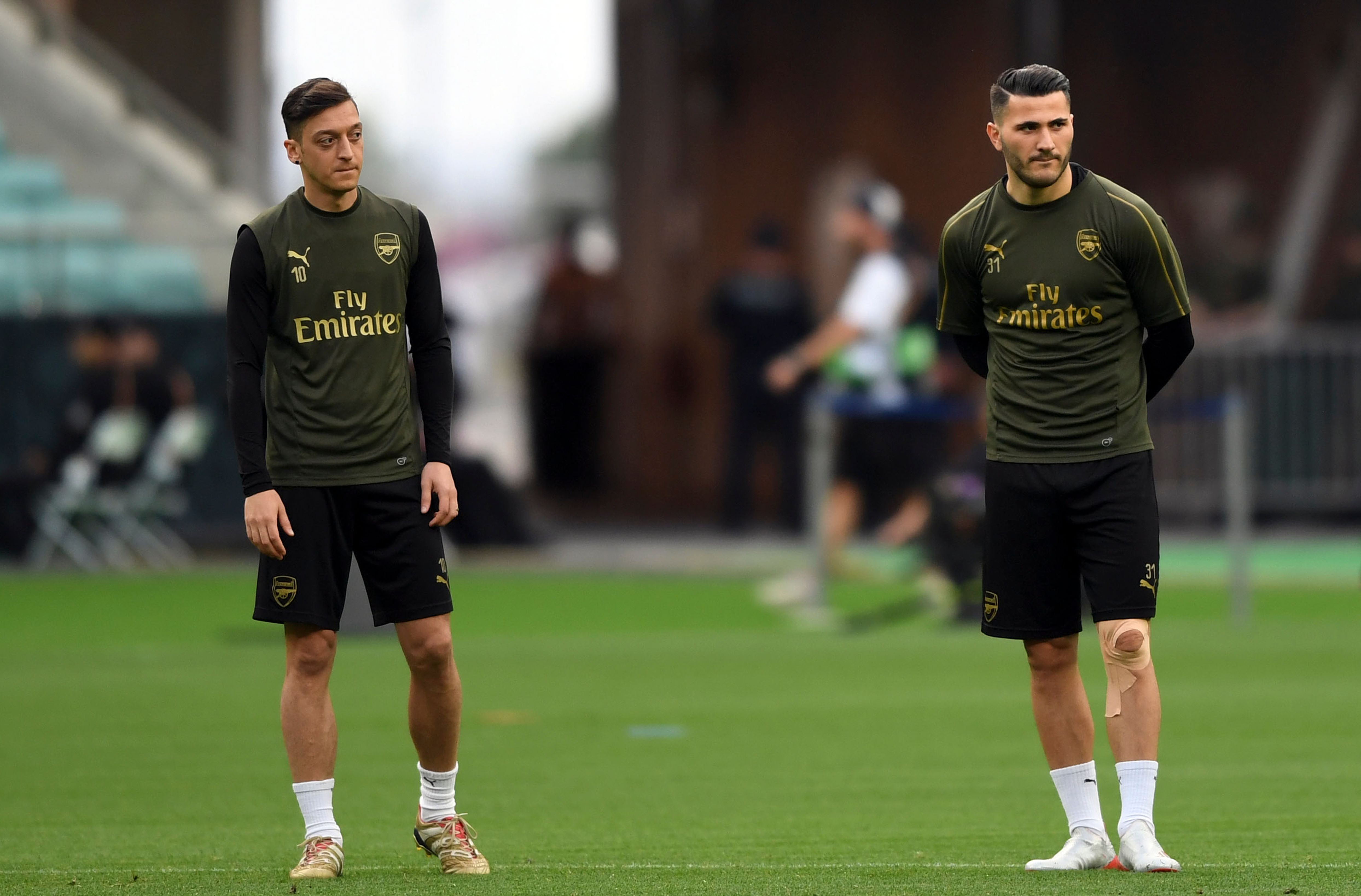 Dua pemain Arsenal Mesut Ozil dan Sead Kolasinac 