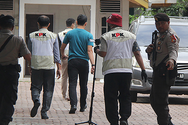 KPK geledah rumah Kadis Perhubungan Jatim