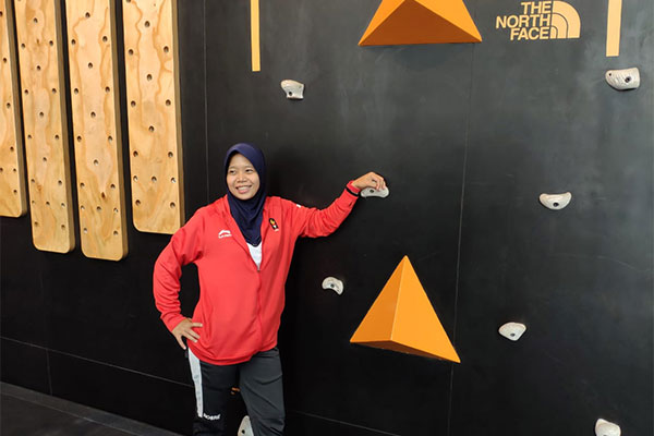 Peraih medali emas Asian Games 2018 Puji Lestari di acara World Climbing Day