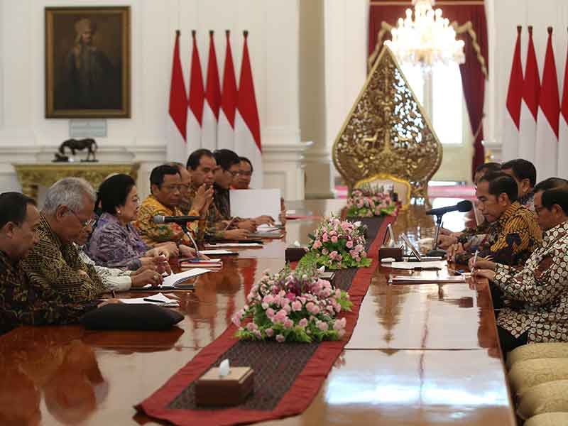  Presiden Joko Widodo saat Dewan Pengarah Badan Pembinaan Ideologi Pancasila (BPIP) di Istana Merdeka, Jakarta, Kamis (9/5/2019).