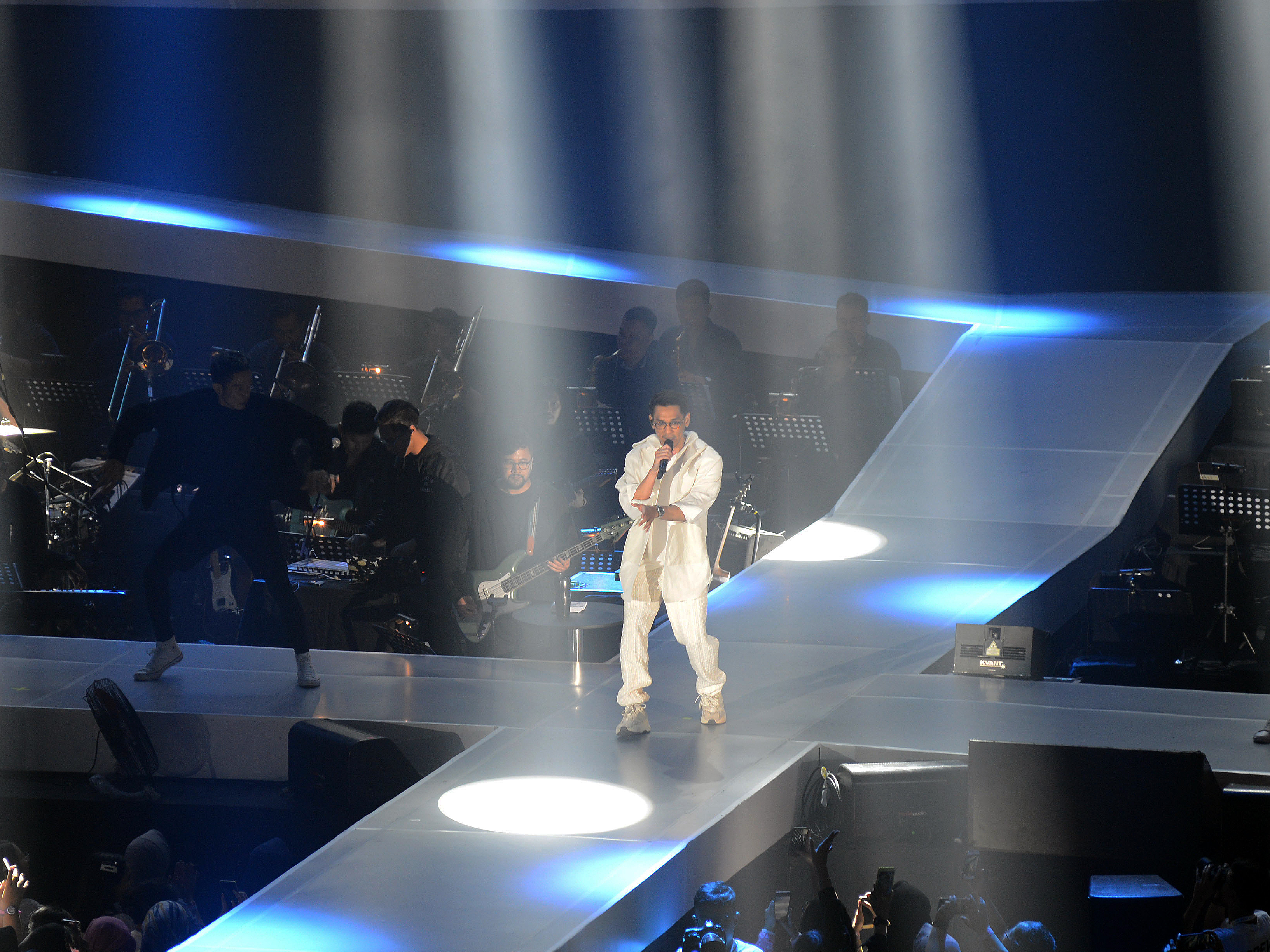 Suasana konser Dekade Afgan, Jumat (9/8), di Istora Senayan Jakarta.