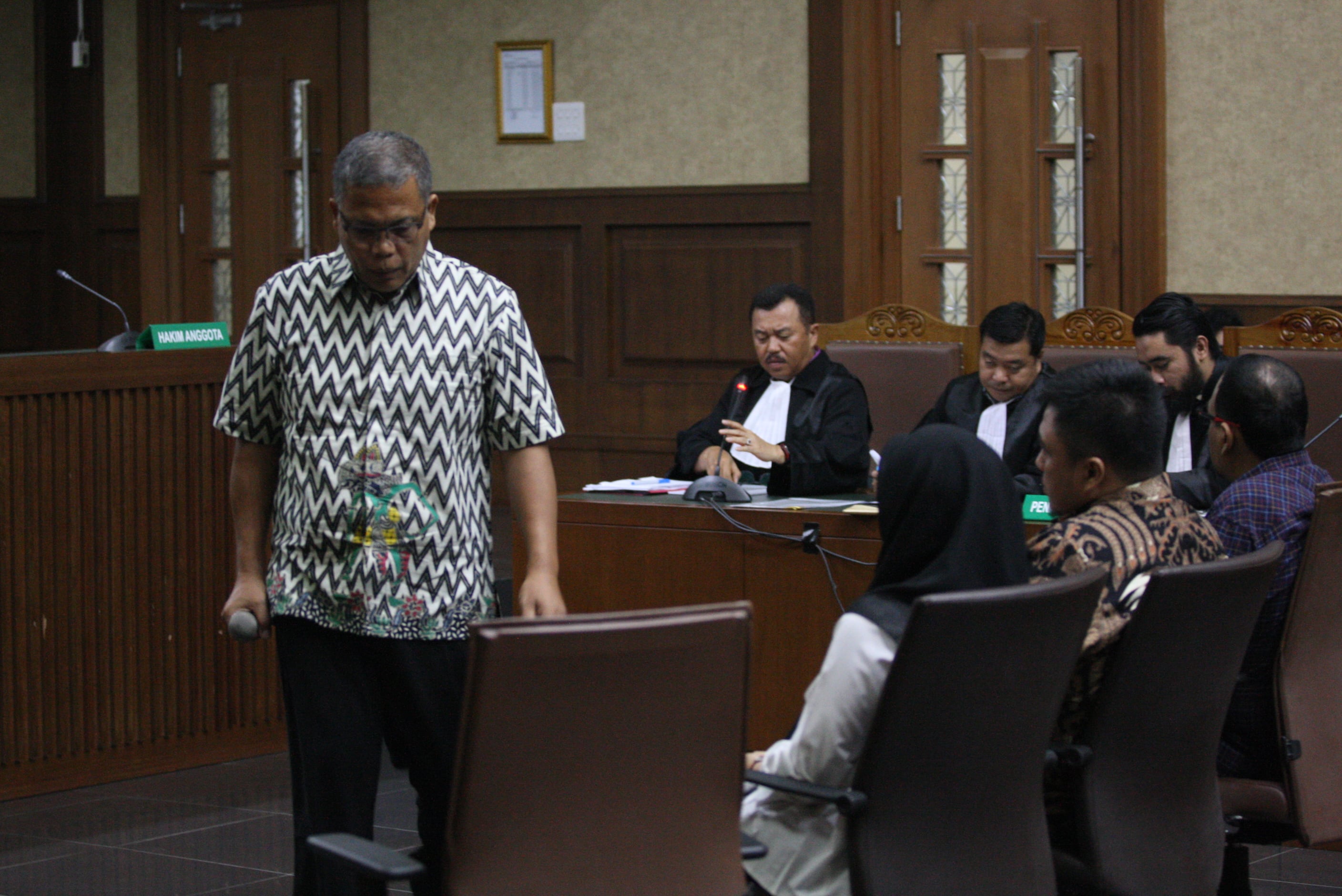 Dari kiri Kasatker Sistem Penyediaan Air Minum (SPAM) Strategis Direktorat Jenderal Cipta Karya Kementerian PUPR Anggiat Partunggul Nahot 