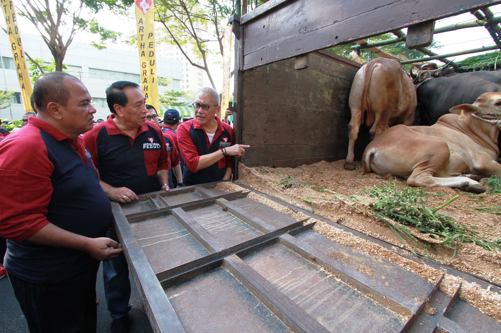Ketua Umum AGP Heka Hertanto, Ketua Panitia Idul Adha AGP Panji Parmadi, Senior AGP Ronny Bratawijaya, Senior AGP Teuku Ashikin Husein. 