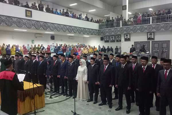 Pelantikan anggota DPRD Cianjur periode 2019-2024.