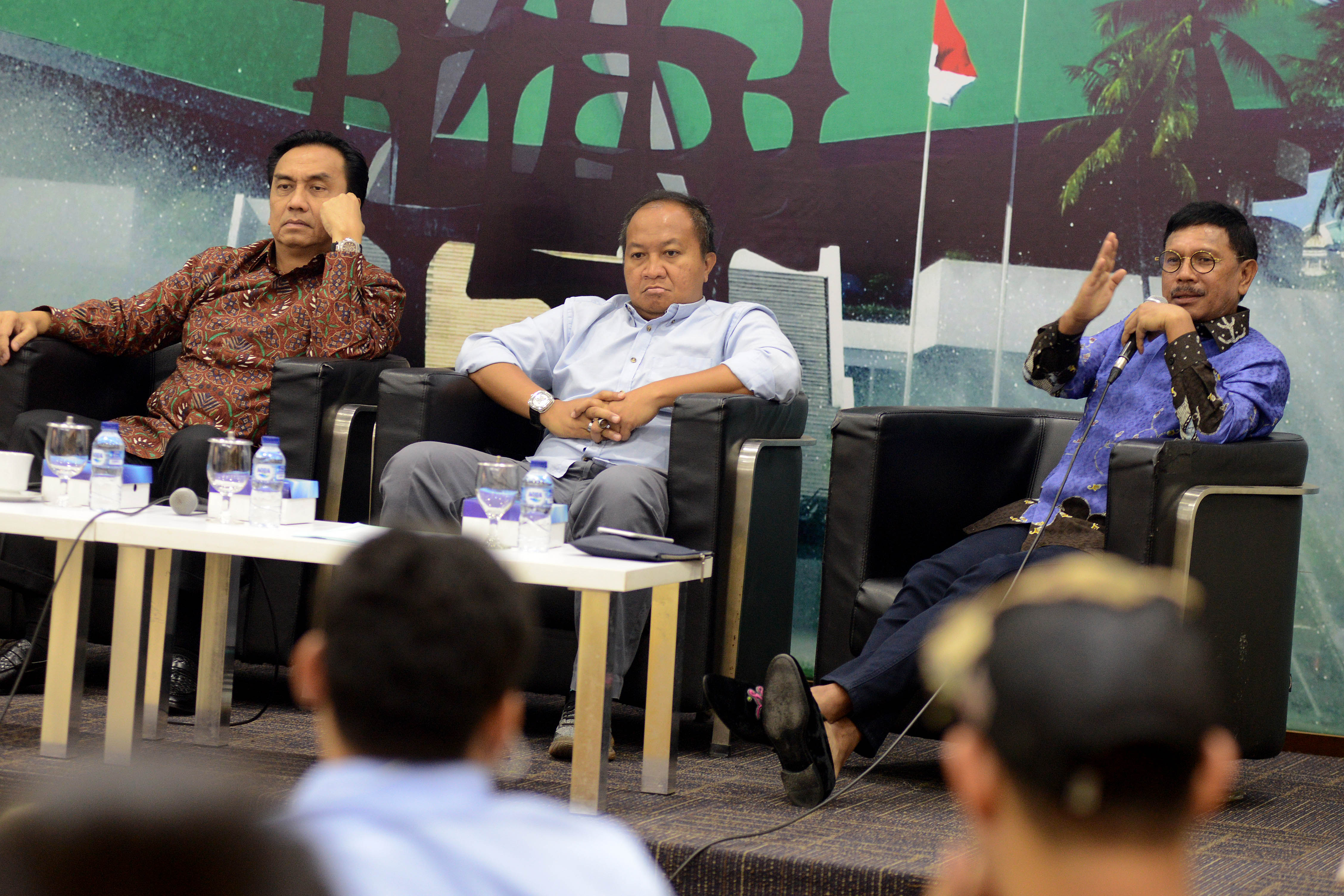 Diskusi dialektika di Kompleks Parlemen Senayan, Jakarta, hari ini.