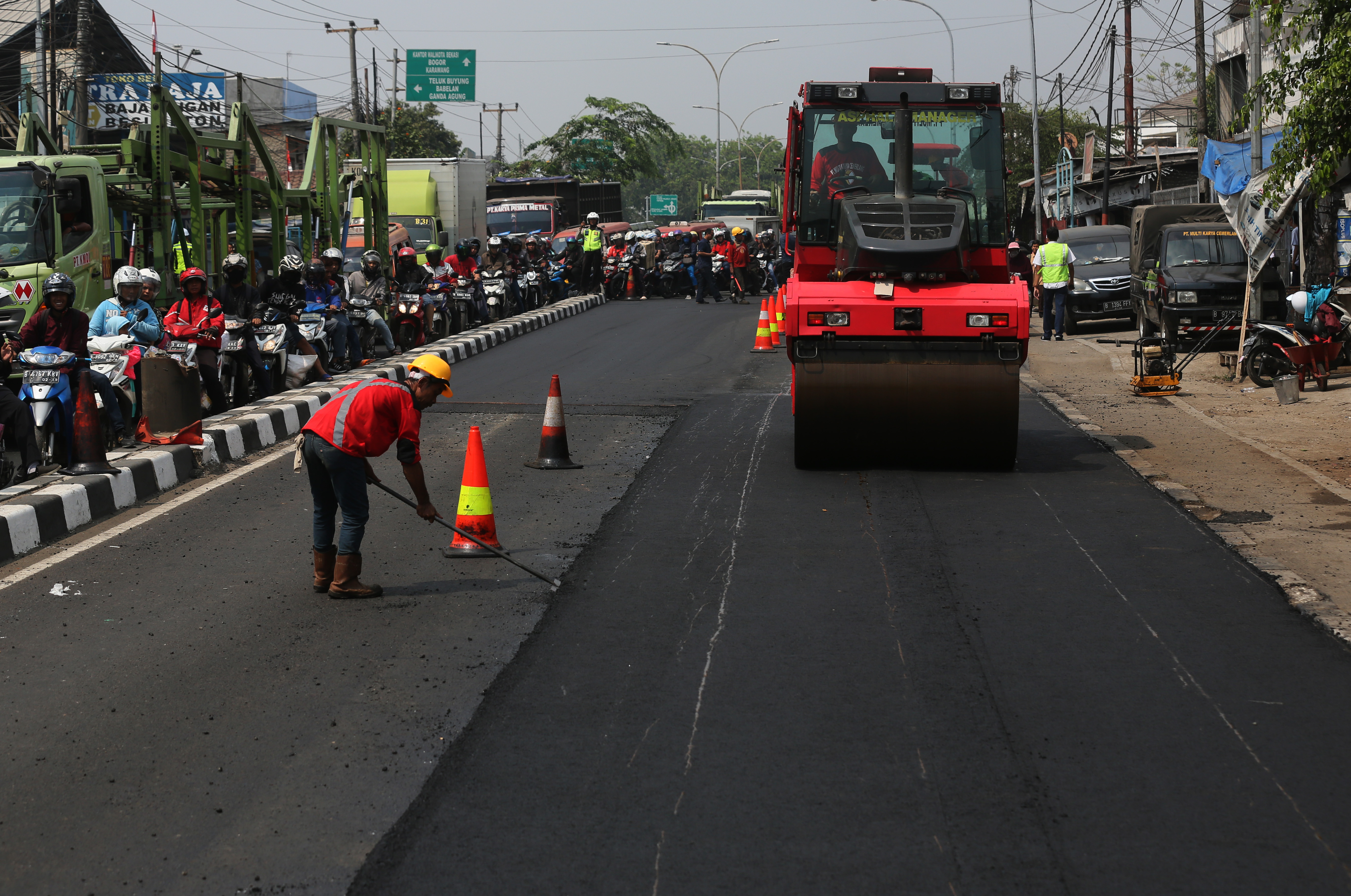 Perbaikan jalan di Kota Bekasi, Jawa Barat