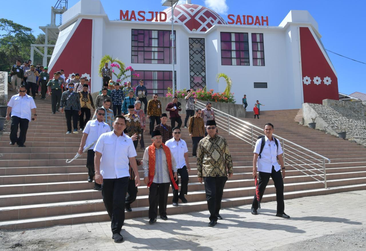 Wapres JK meresmikan sekolah dan masjid  untuk program pemulihan Gempa Lombok NTB di Mataram, Sabtu (3/8)