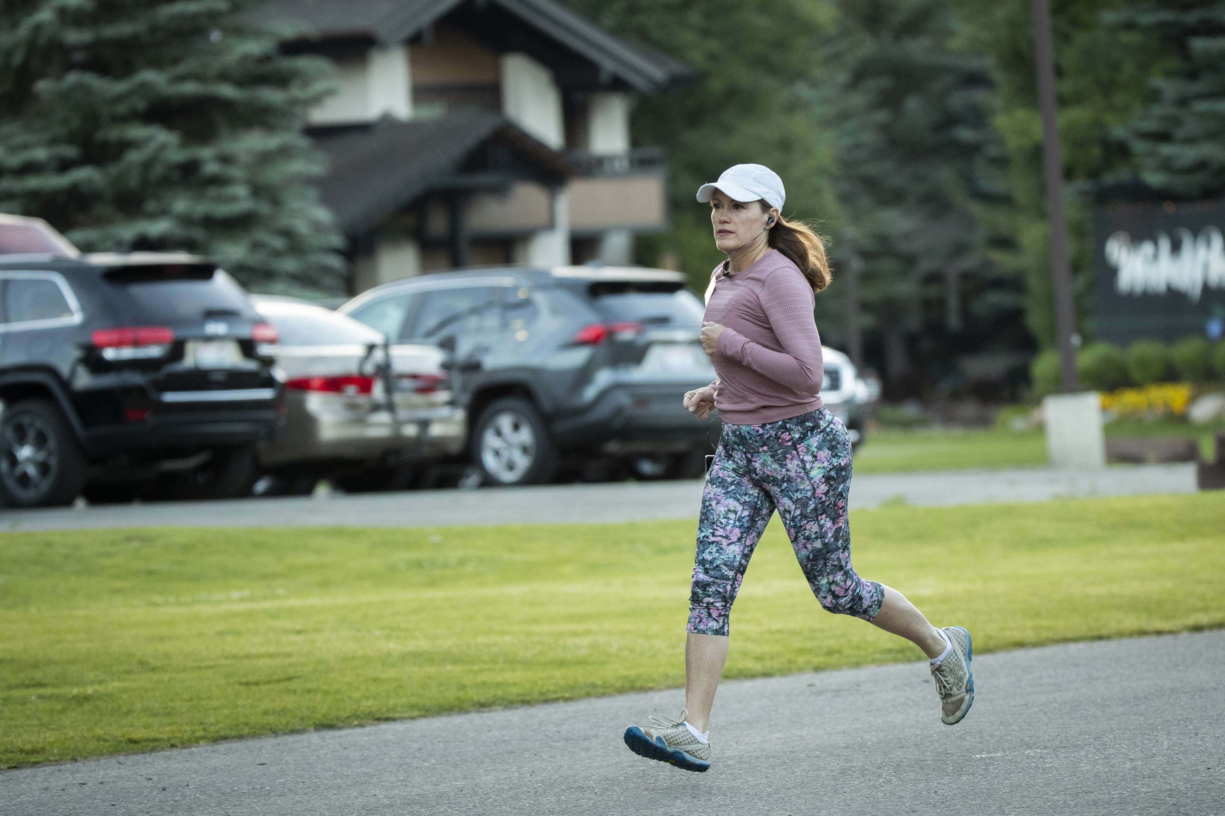 Aktivitas sehari-hari termasuk saat berolahraga sangat membutuhkan air putih.  