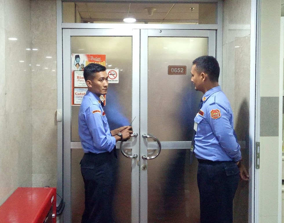 KPK Geledah Ruang Kerja Dhamantra