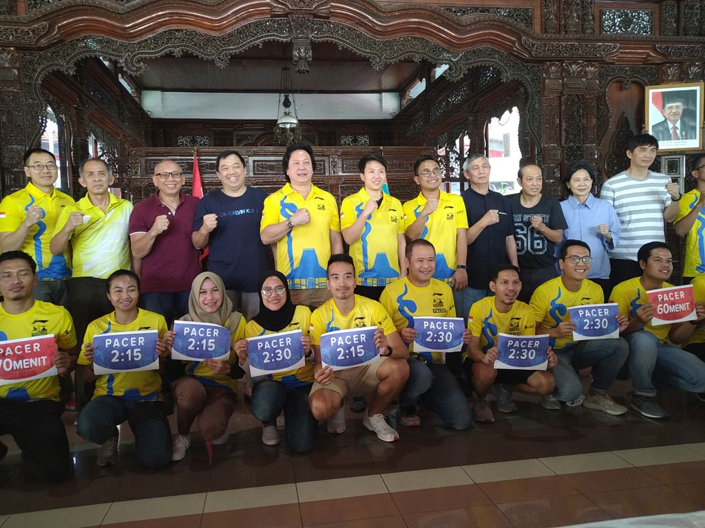 Peserta dan panitia Tiket.com Kudus Relay Marathon 2019 