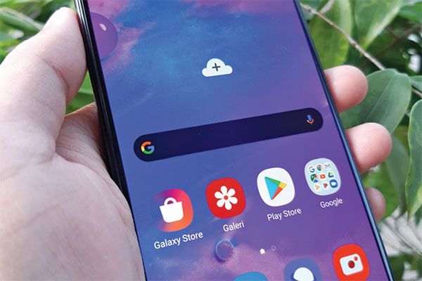 Ponsel Samsung Seri M