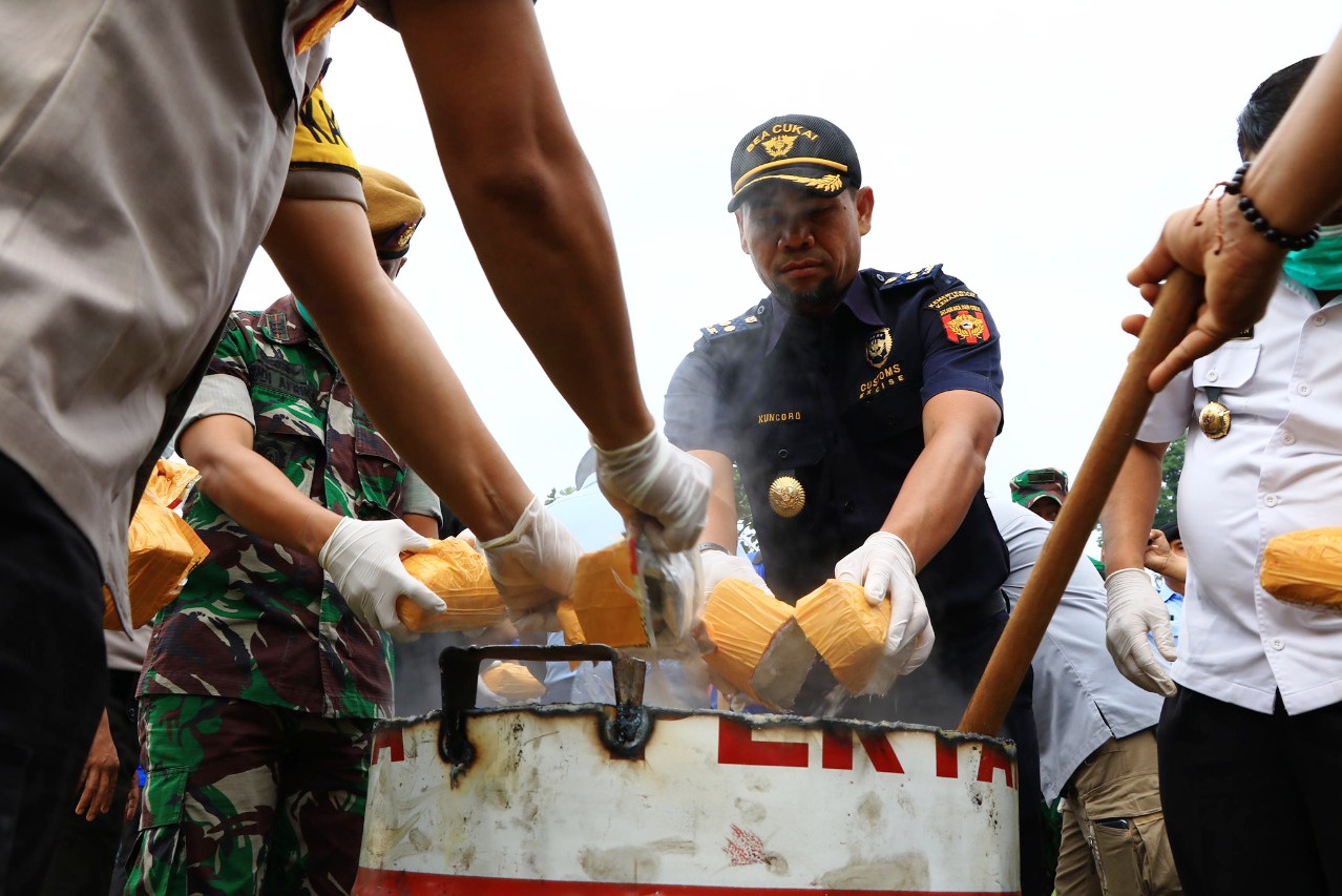 Polres Dumai Musnahkan Sabu, Ganja, dan Ekstasi Hasil Penindakan Bersama Bea Cukai