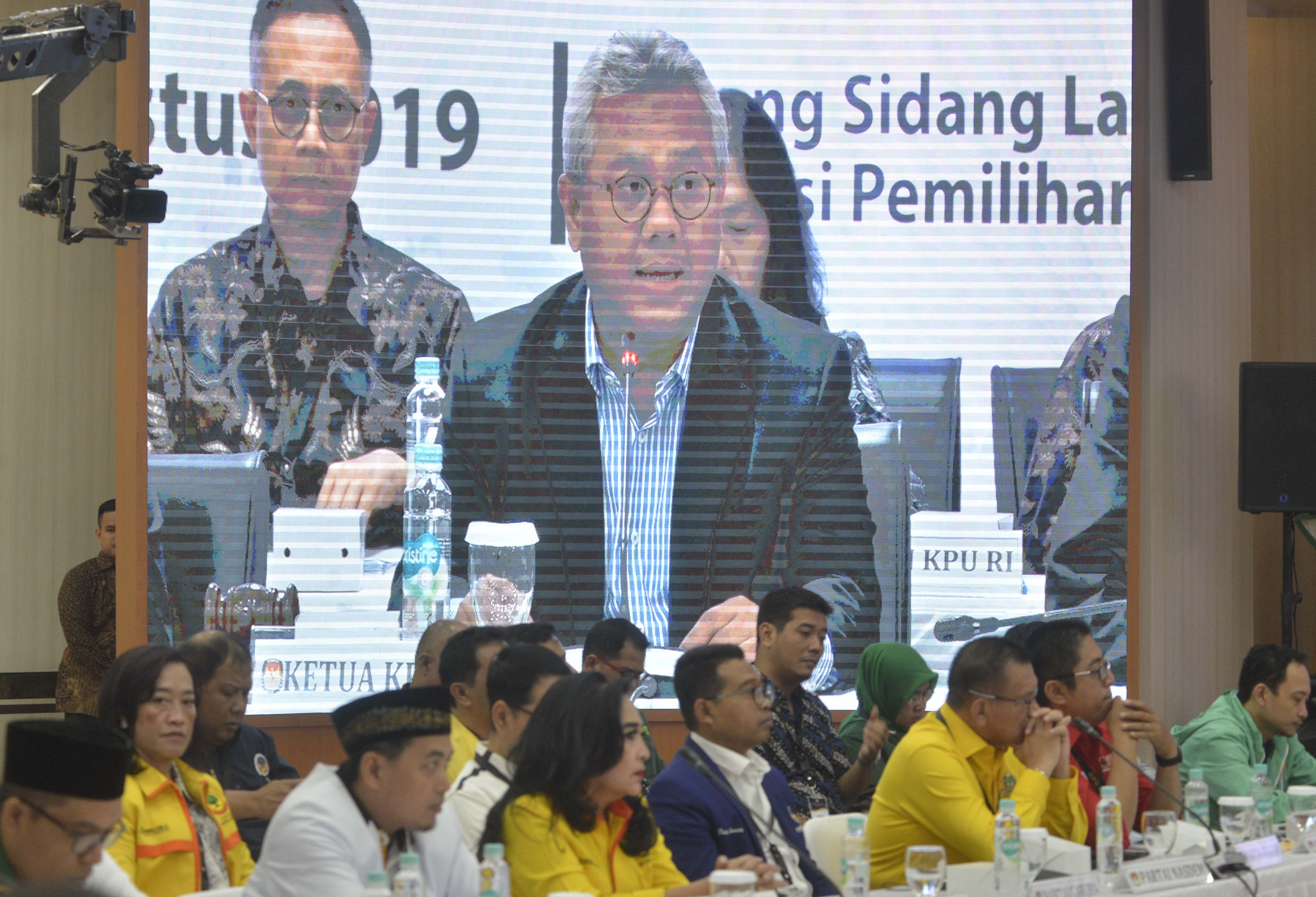 Suasana rapat pleno KPU