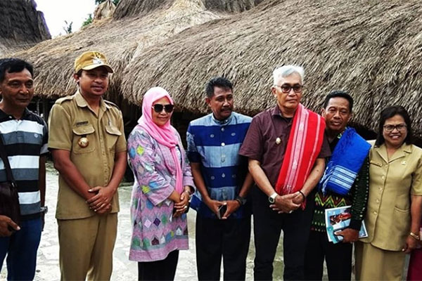 Marten Ragowino Bira, Kepala Desa Tebara