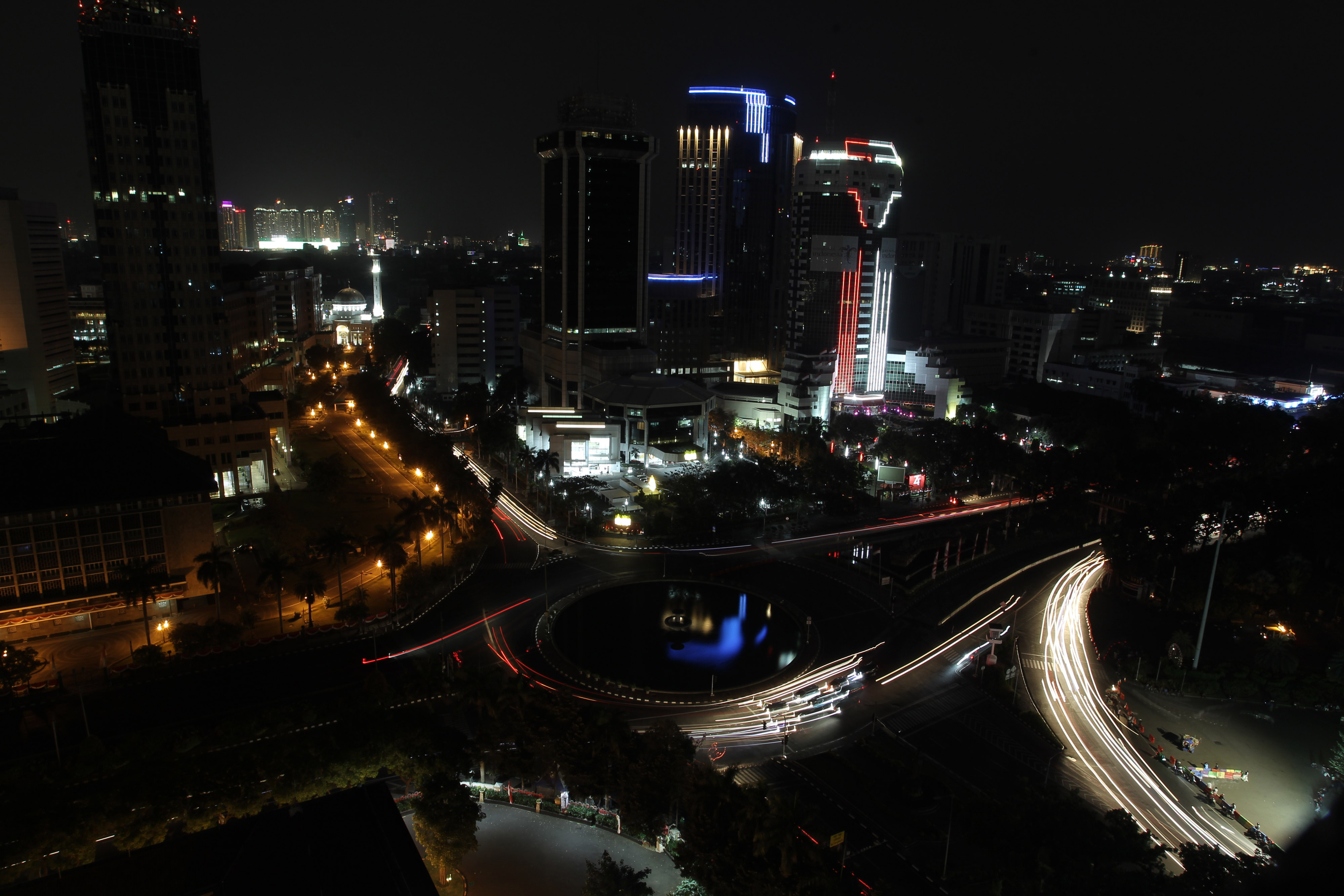 Suasana kota Jakarta saat pemadaman oleh PLN